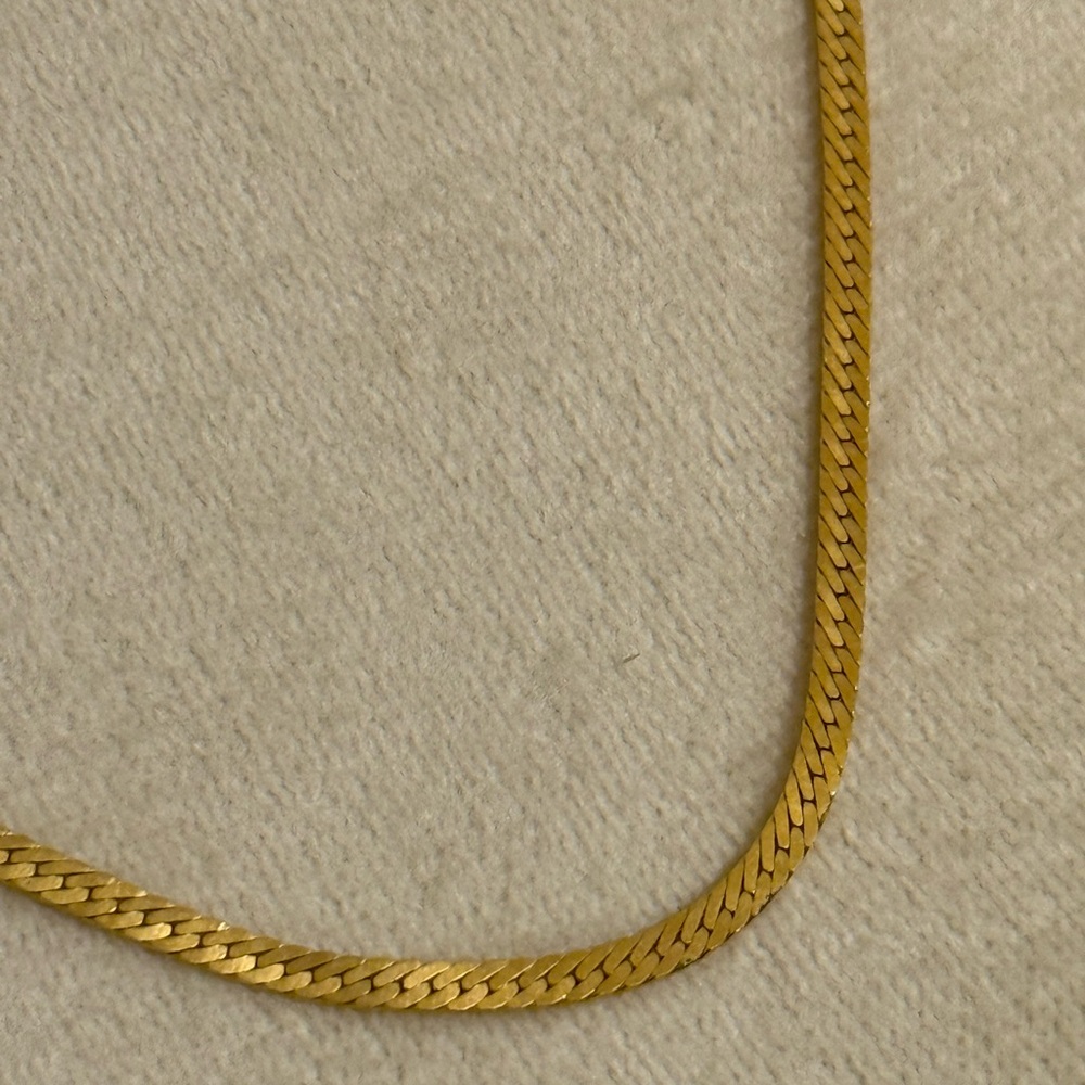 Elegant Golden Necklace